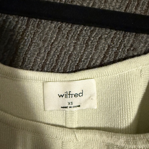 NWOT Wilfred Aritzia Natalie Top - Picture 5 of 5